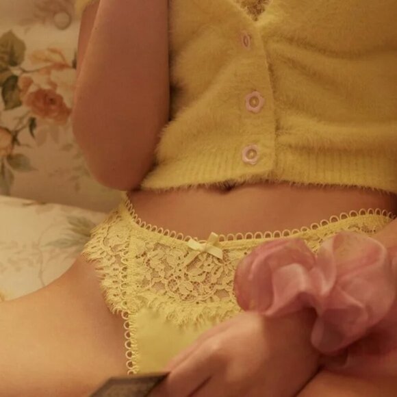 NWT For Love & Lemons | Faye lace thong in pale yellow - Picture 11 of 12